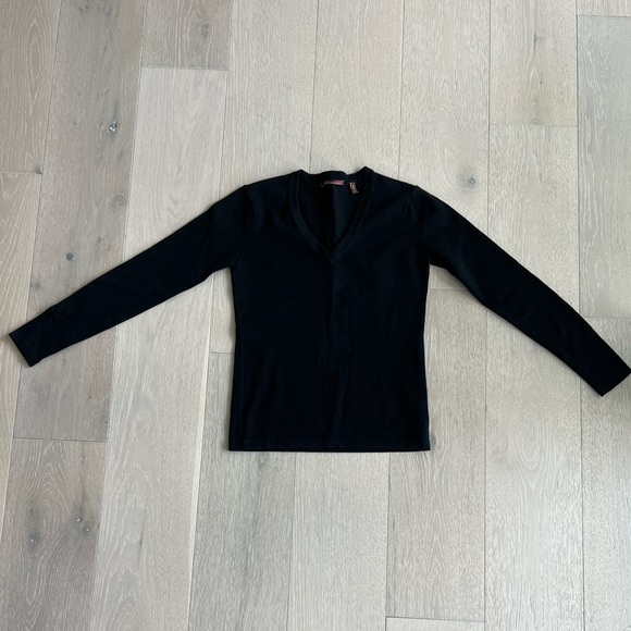 525 America Black V-neck Sweater - Picture 4 of 7